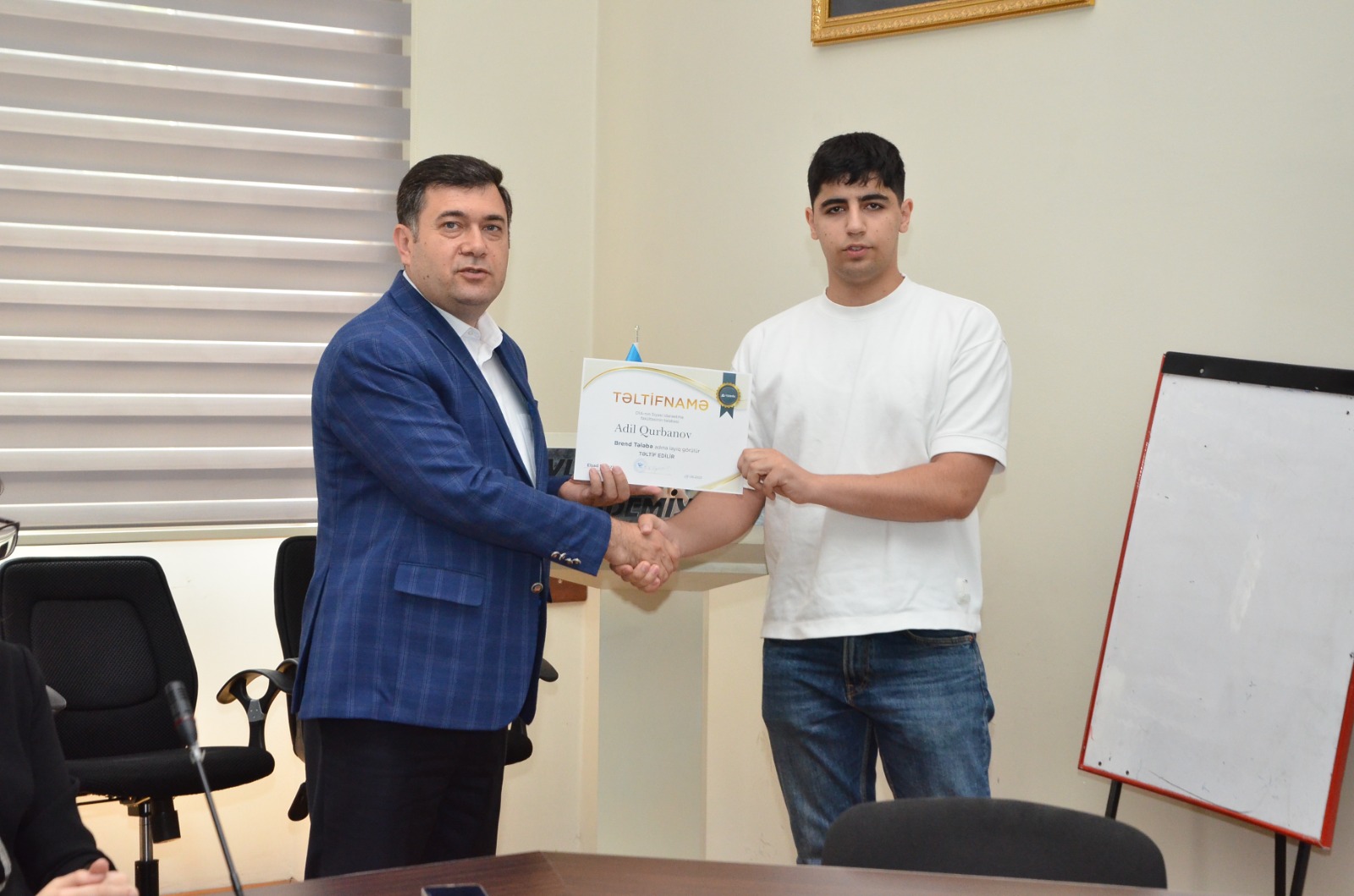 DİA-nın “Brend tələbə”ləri mükafatlandırıldı