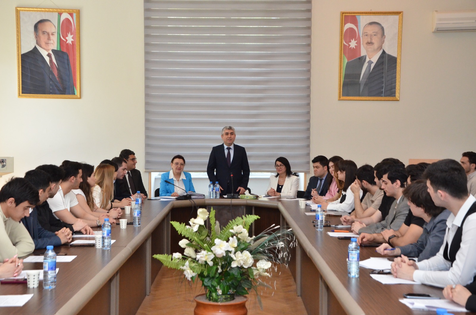 DİA-da magistrant və tələbələrin elmi işlərinə həsr olunmuş konfrans