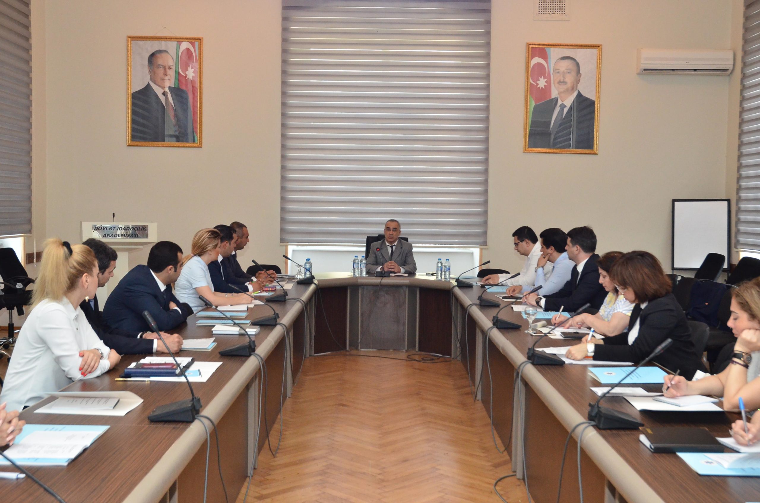 Dövlət İdarəçilik Akademiyasında “Multikulturalizm-Azərbaycan Respublikasının dövlət siyasəti kimi” istiqaməti üzrə qısamüddətli ixtisasartırma kursu keçirilib