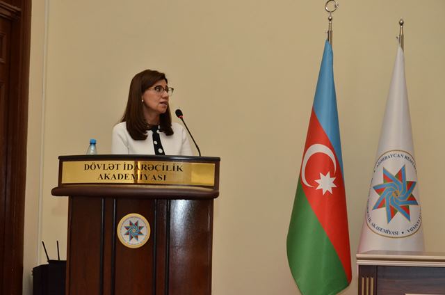 Dövlət İdarəçilik Akademiyasında “Dövlət qulluğunun aktual problemləri” mövzusunda konfrans keçirilib