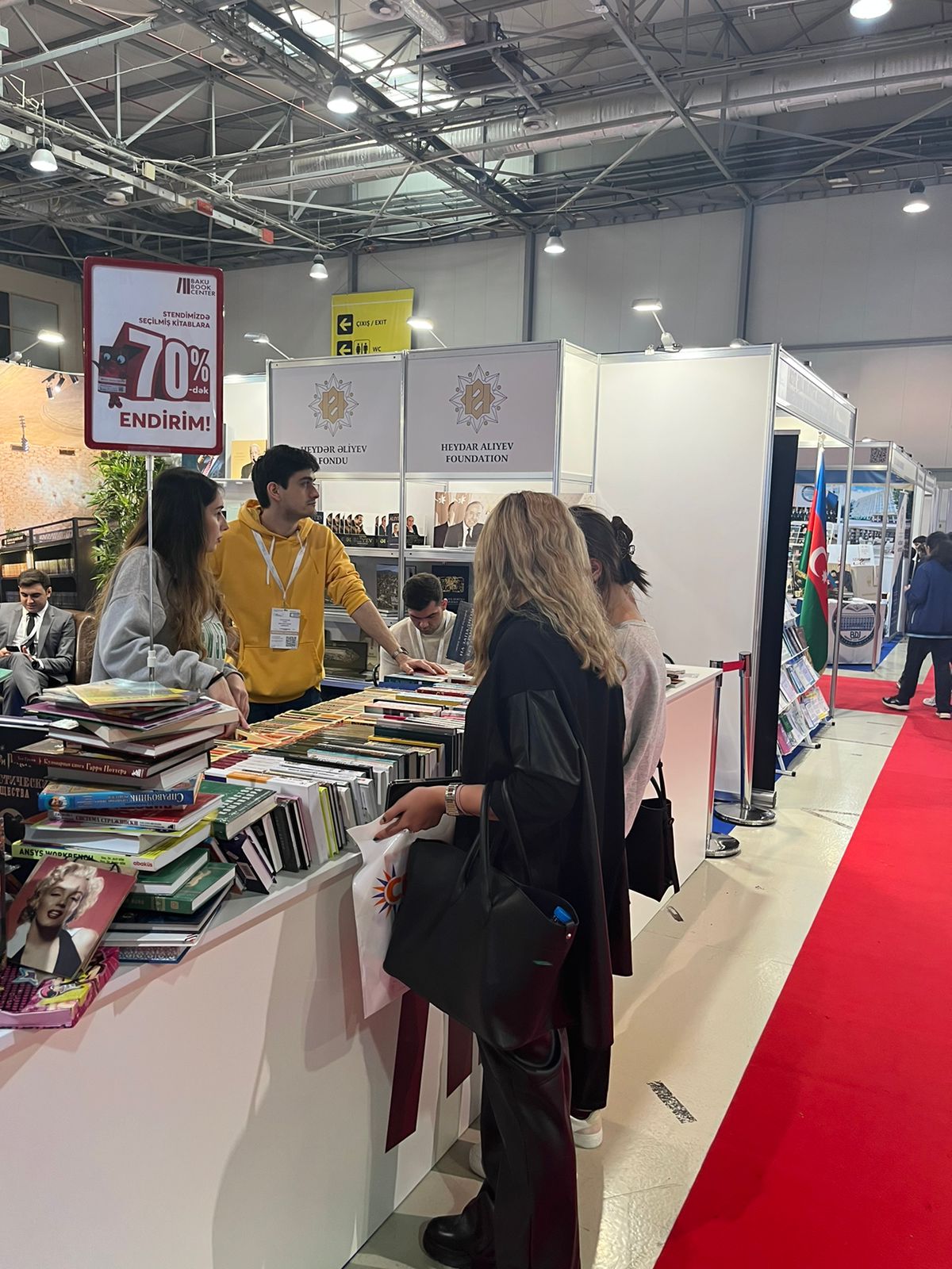 Dövlər İdarəçilik Akademiyasının tələbələri 9-cu Bakı Beynəlxalq Kitab Sərgisində iştirak ediblər