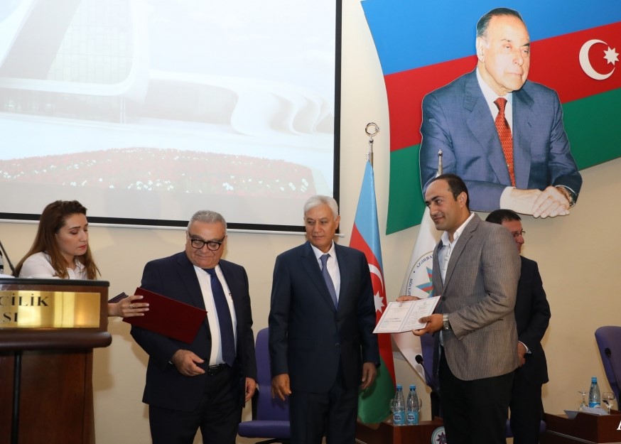 Dövlət İdarəçilik Akademiyasında elmi-praktik konfrans: “Dövlət qulluğunun aktual problemləri”