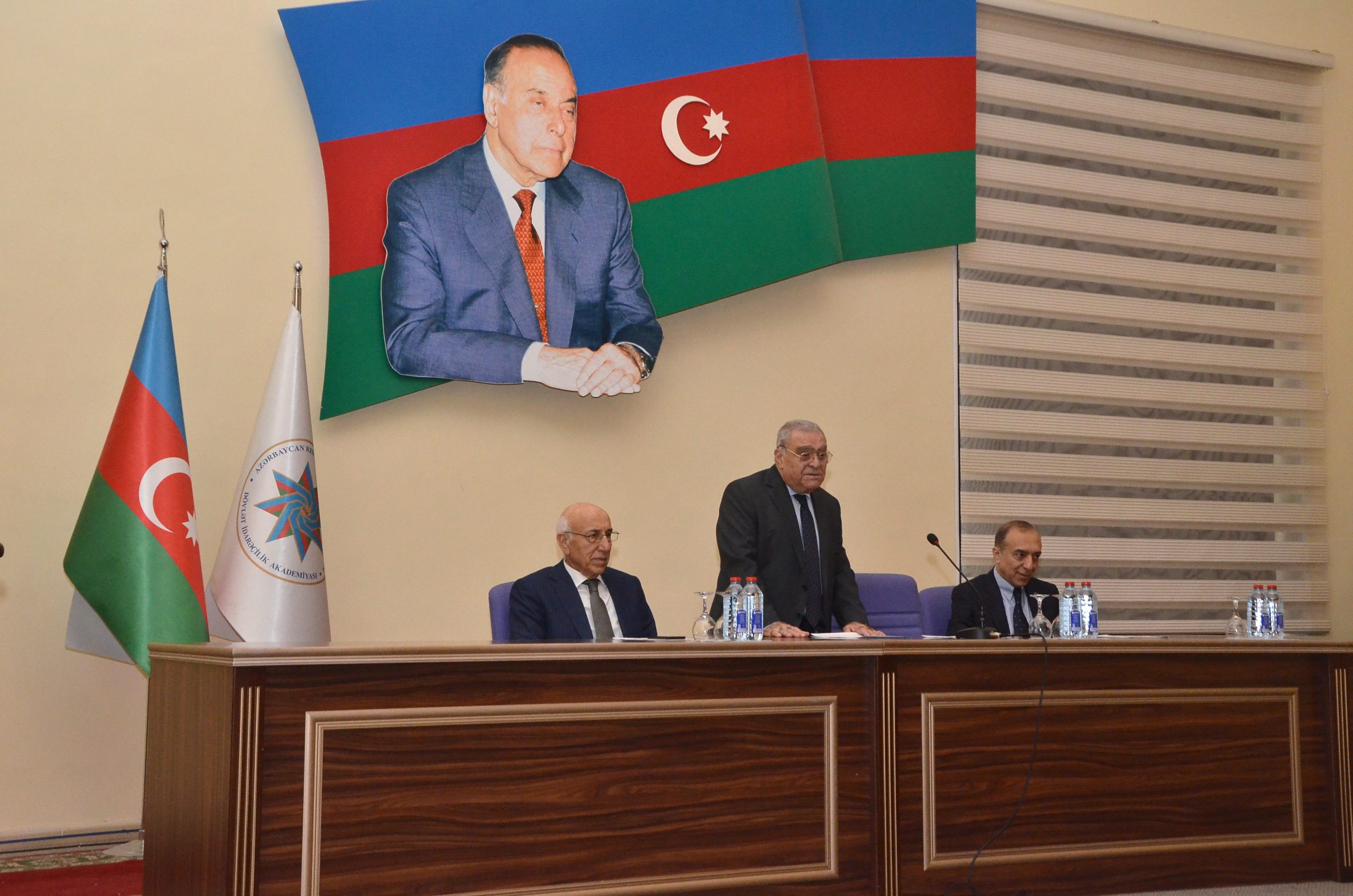 Dövlət İdarəçilik Akademiyasında “Postmünaqişə dövründə Azərbaycanla Ermənistan arasında problemlərin tənzimlənməsi: mövcud reallıqlar və beynəlxalq hüquq” mövzusunda tədbir keçirilib