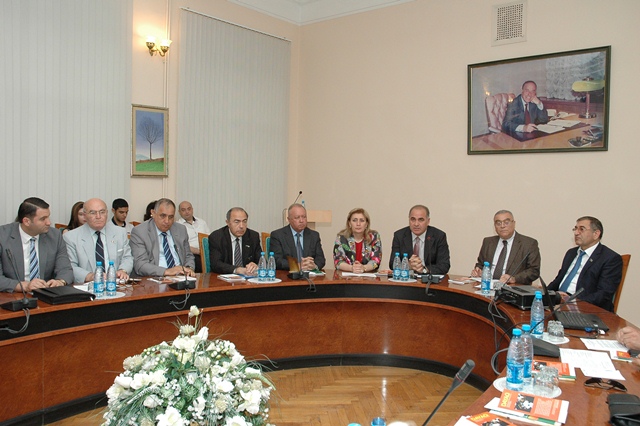 DİA-da yerli özünüidarəetmənin inkişafına dair elmi-praktik konfrans