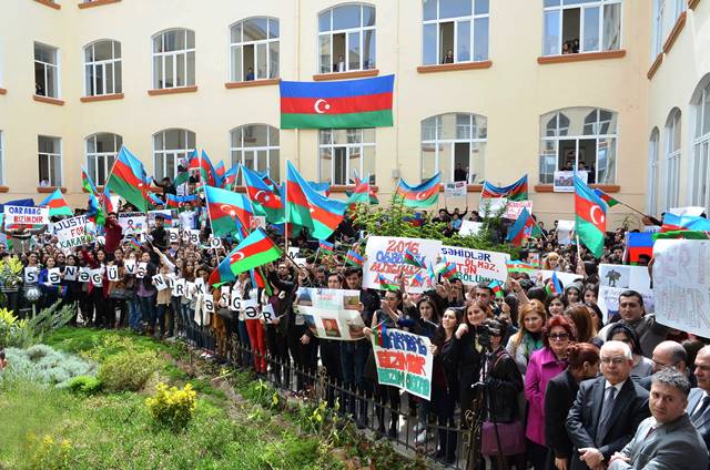 DİA tələbələrindən Azərbaycan əsgərlərinə dəstək