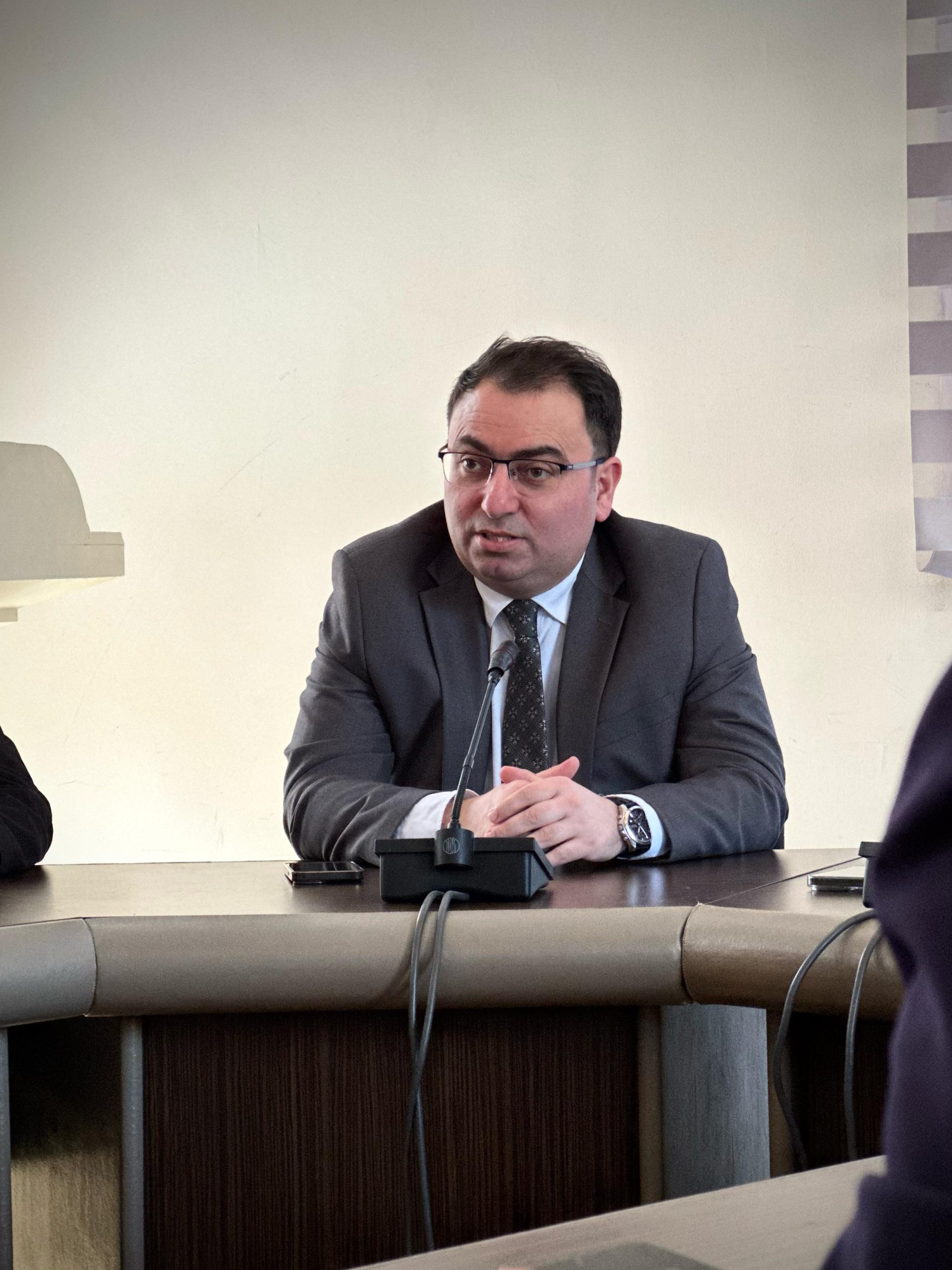 Milli Məclisin deputatı Şahin İsmayılov DİA -da tələbələrlə görüşdü