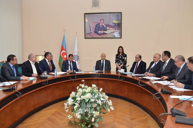 DİA-da “Bələdiyyə idarəçiliyinin aktual problemləri” istiqaməti üzrə qısamüddətli ixtisasartırma kursu və “Rəqəmsal iqtisadiyyat” mövzusunda təlim keçirilib