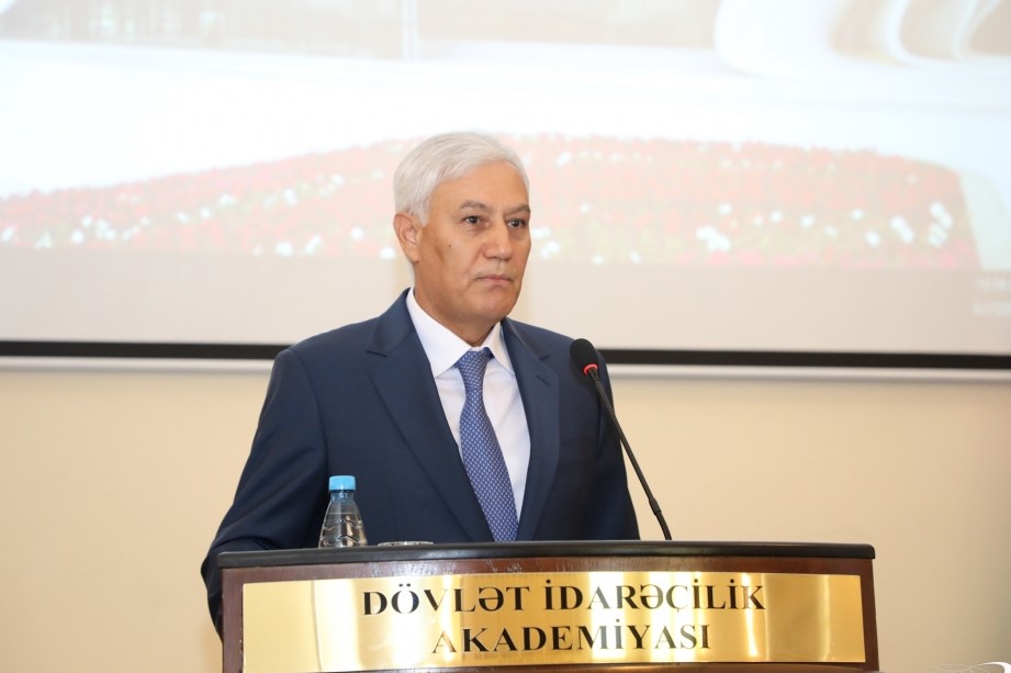 Dövlət İdarəçilik Akademiyasında elmi-praktik konfrans: “Dövlət qulluğunun aktual problemləri”