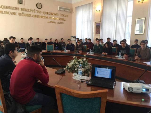 Dövlət İdarəçilik Akademiyasının tələbələri dəyirmi masa təşkil ediblər