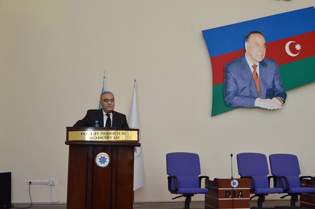 Dövlət qulluqçuları ilk mühazirələrini Heydər Əliyev Dövlət İdarəçiliyi Məktəbində dinləyiblər