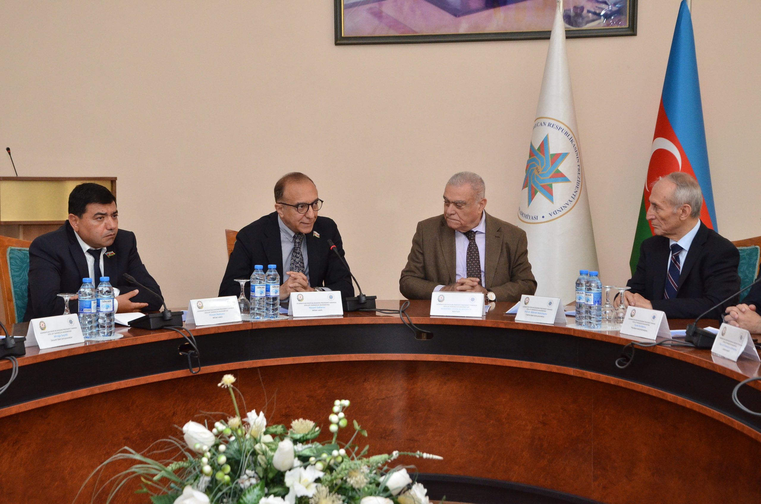 “Qərbi Azərbaycana qayıdış tarixi və beynəlxalq hüquqi kontekstdə” mövzusunda elmi-praktik dəyirmi masa keçirilib