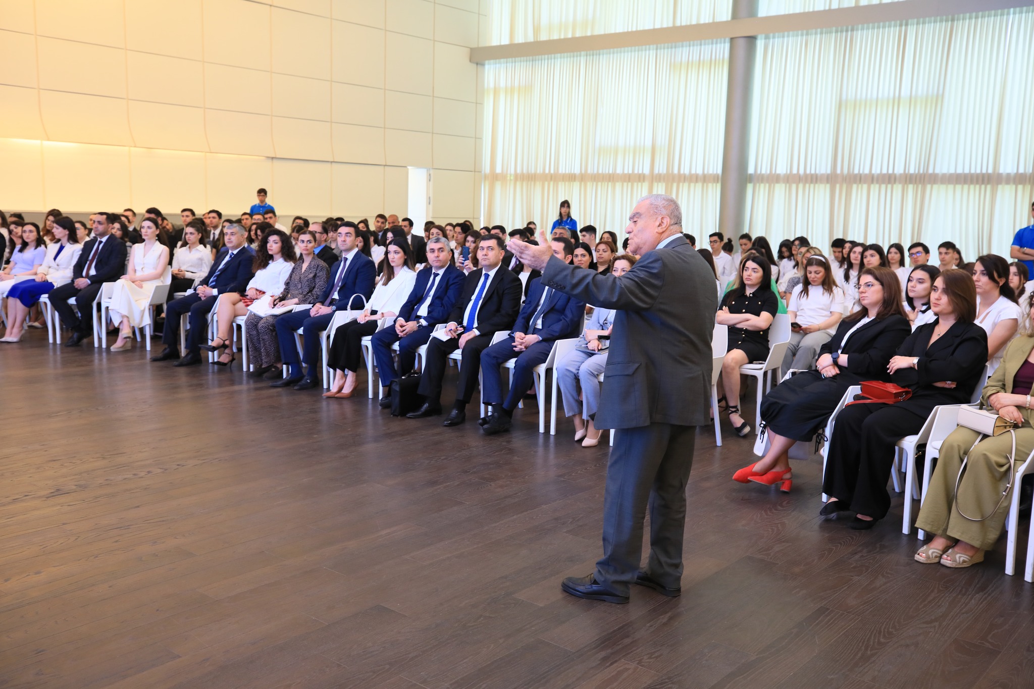 “Prezident İlham Əliyevin innovativ dövlət idarəçiliyi texnologiyaları: COP29-a aparan yol” mövzusunda təqdimat keçirilib