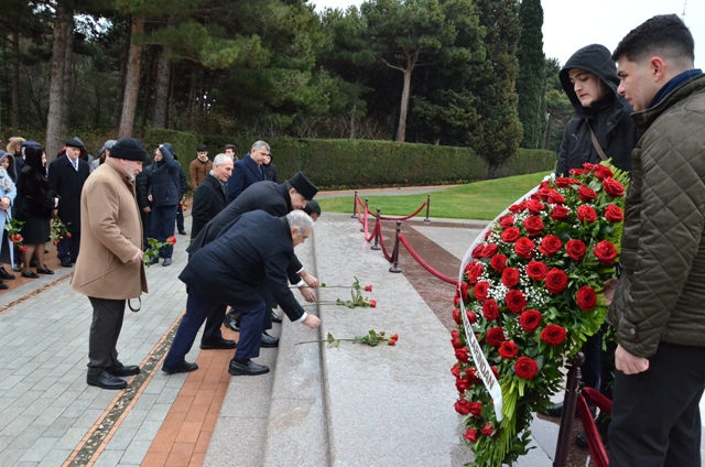 DİA-da "Regional davamlı inkişafın idarə edilməsində enerji və nəqliyyat" mövzusunda beynəlxalq konfrans keçirilib
