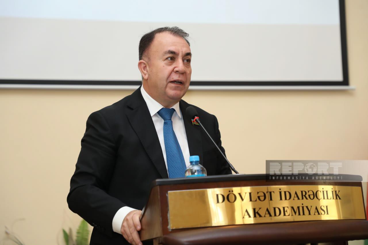 "Heydər Əliyev Azərbaycanda gənclər siyasətinin banisidir" mövzusunda elmi-praktik konfrans keçirilib