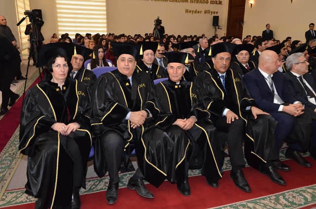 Albaniya Prezidentinə Dövlət İdarəçilik Akademiyasının fəxri doktoru adı verilib