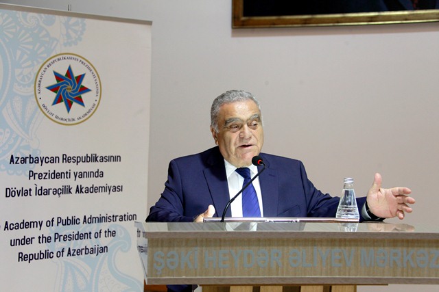 Müasir dövlət idarəçiliyinin təşkilati əsaslari: 15 il innovativ inkişaf yollarinda