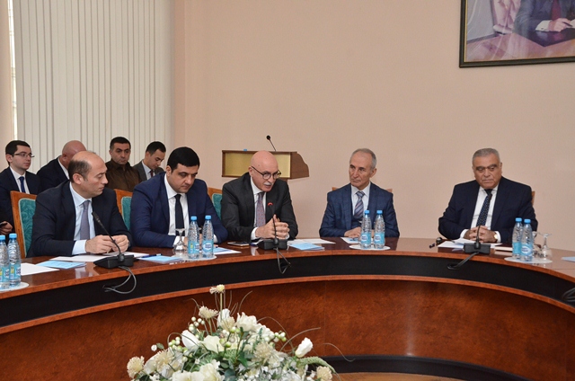 UNESKO üzrə Azərbaycan Milli Komissiyasının 25 illiyi ilə əlaqədar Dövlət İdarəçilik Akademiyasında dəyirmi masa keçirilib