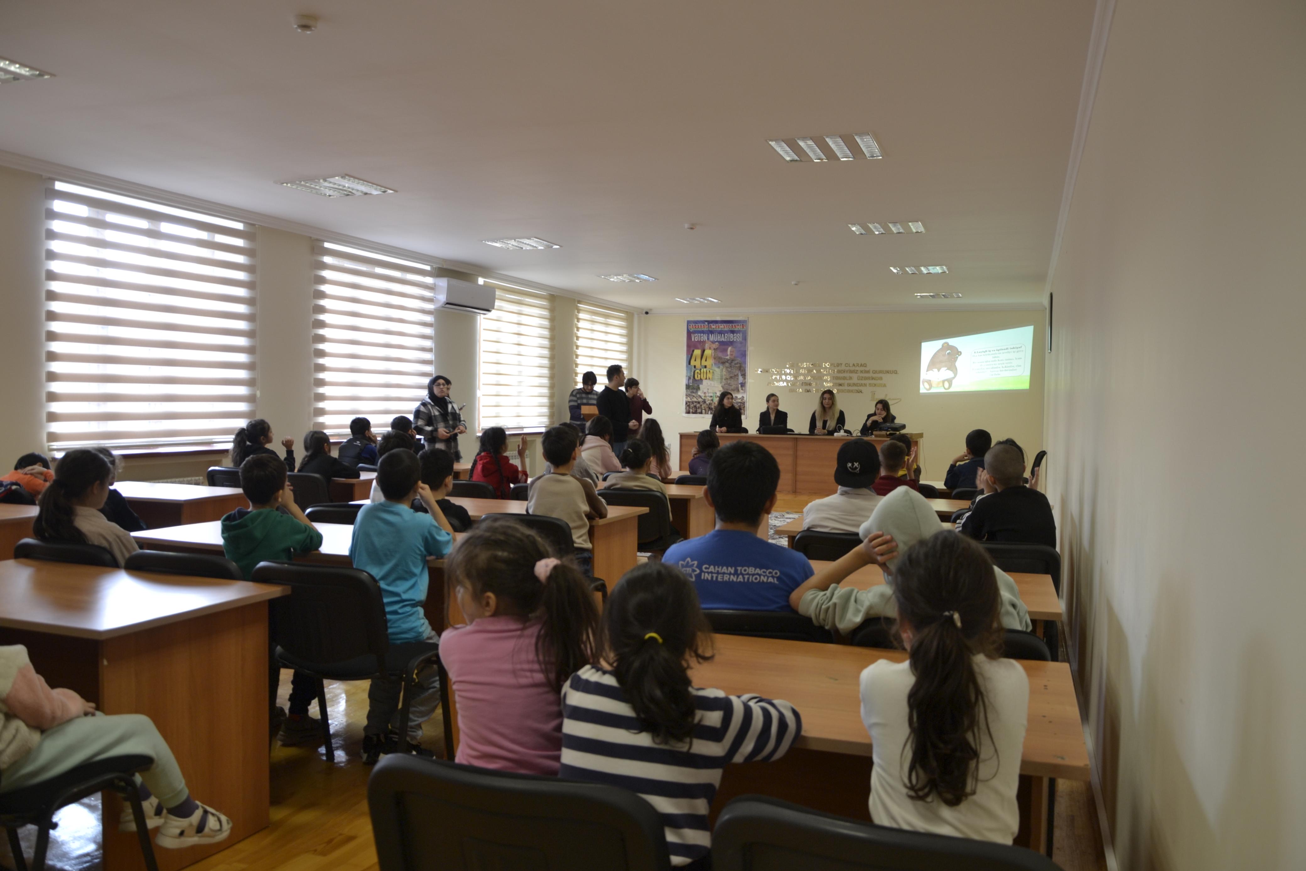 Müəllim və tələbələrimiz internat məktəbində şagirdlərlə görüşmüşlər