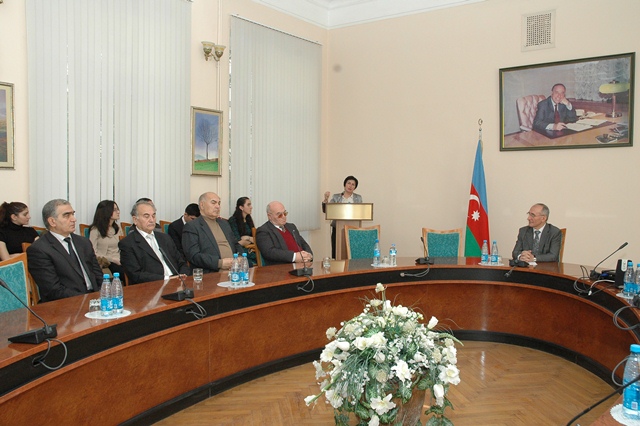 Dövlət İdarəçilik Akademiyasinda Dövlət bayraği gününə həsr edilmiş tədbir keçirildi