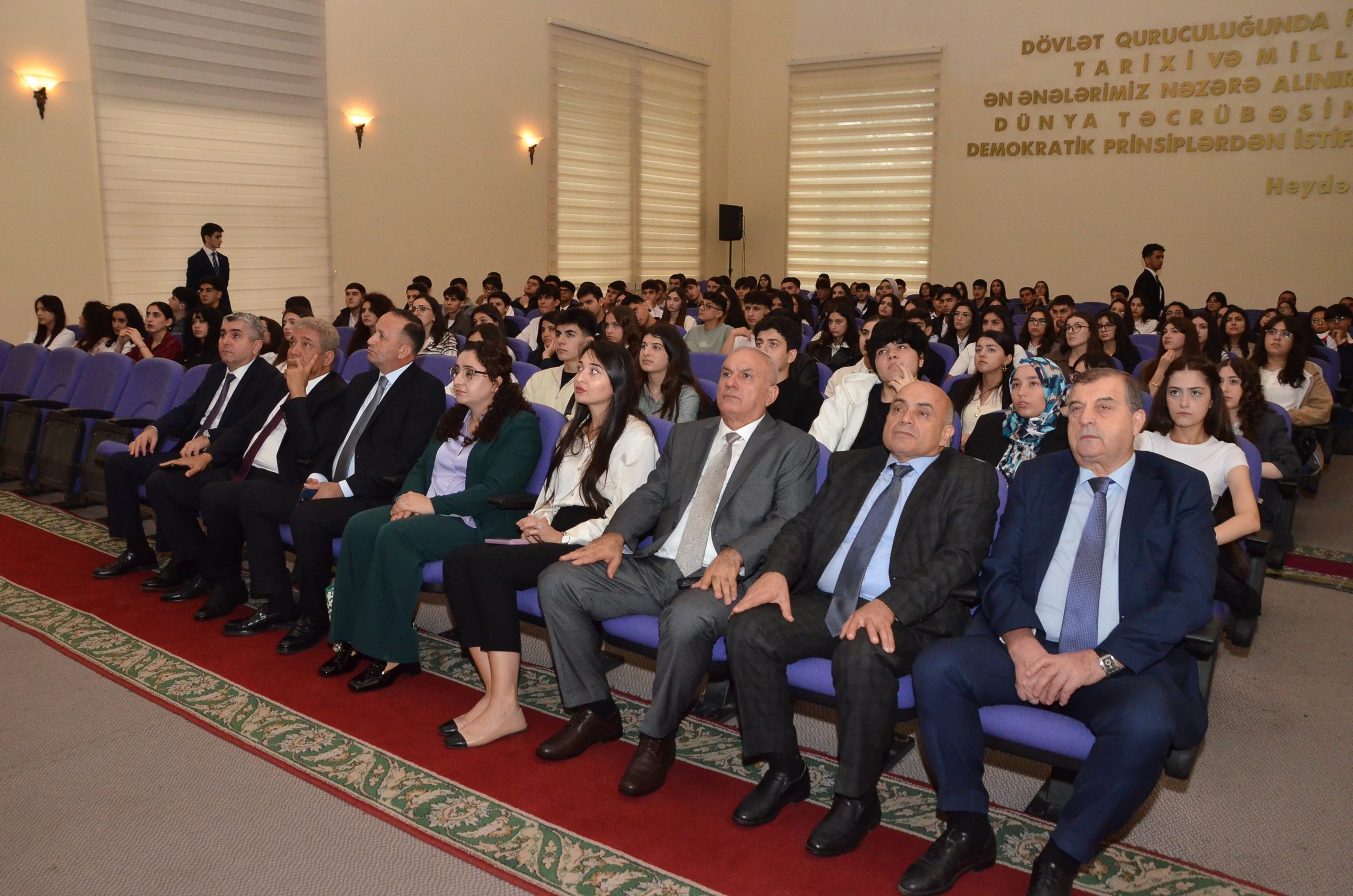 Sentyabrın 15-də Dövlət İdarəçilik Akademiyasında Bilik Günü və yeni dərs ilinin başlanması qeyd olunub