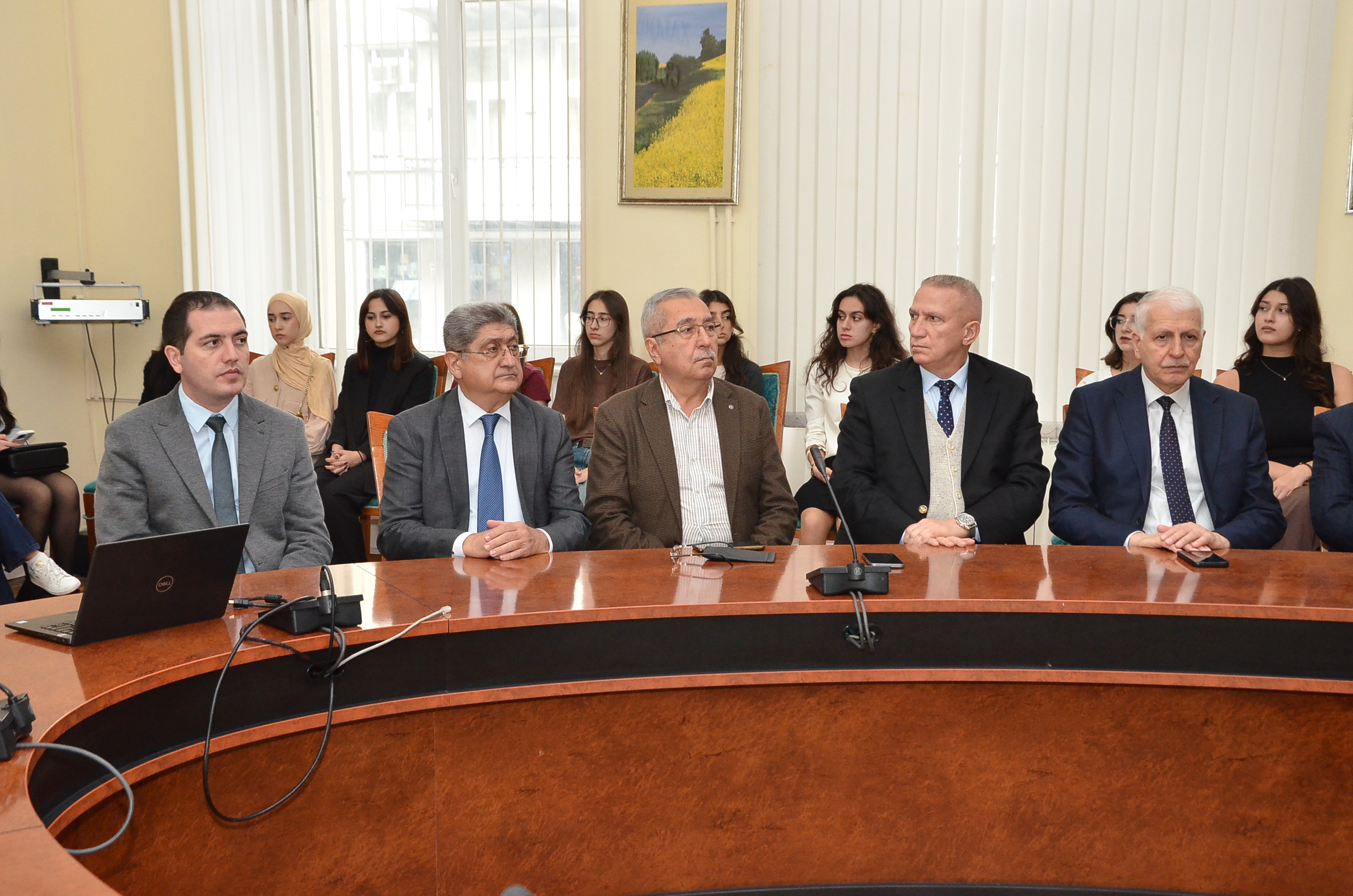 Oktyabrın 29-da DİA-da  Azərbaycan Milli Elmlər Akademiyasının 80 illik yubileyinə həsr olunmuş tədbir keçirilib.