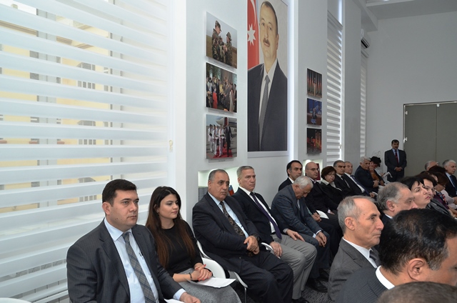 Dövlət İdarəçilik Akademiyasının nəzdində fəaliyyət göstərən “Heydər Əliyev Dövlət İdarəçilik Məktəbi”ndə ümummilli lider Heydər Əliyevin xatirəsinə həsr edilmiş anım tədbiri keçirilmişdir