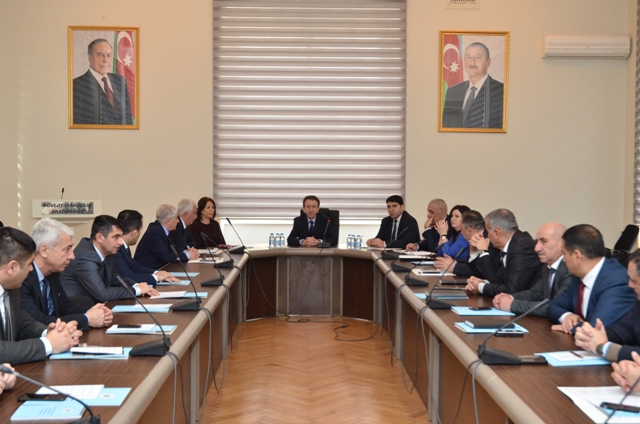 “Müasir dövlət idarəçiliyinin təşkilati əsasları: 15 il innovativ inkişaf yollarında” adlı kursu təşkil edilib