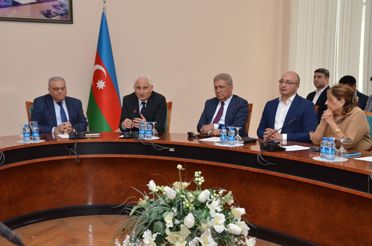 Dövlət İdarəçilik Akademiyasında Dövlət Qulluqçularının Peşə Bayramı günü qeyd olunub