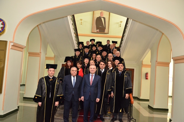 Albaniya Prezidentinə Dövlət İdarəçilik Akademiyasının fəxri doktoru adı verilib