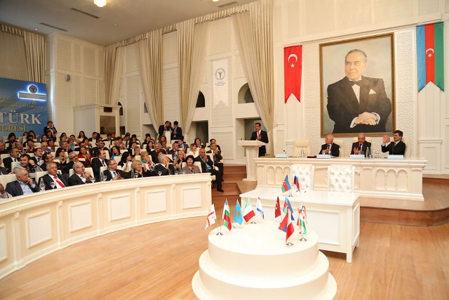 Gəncədə dünya tarixçilərinin VIII Beynəlxalq Atatürk konqresi keçirilib