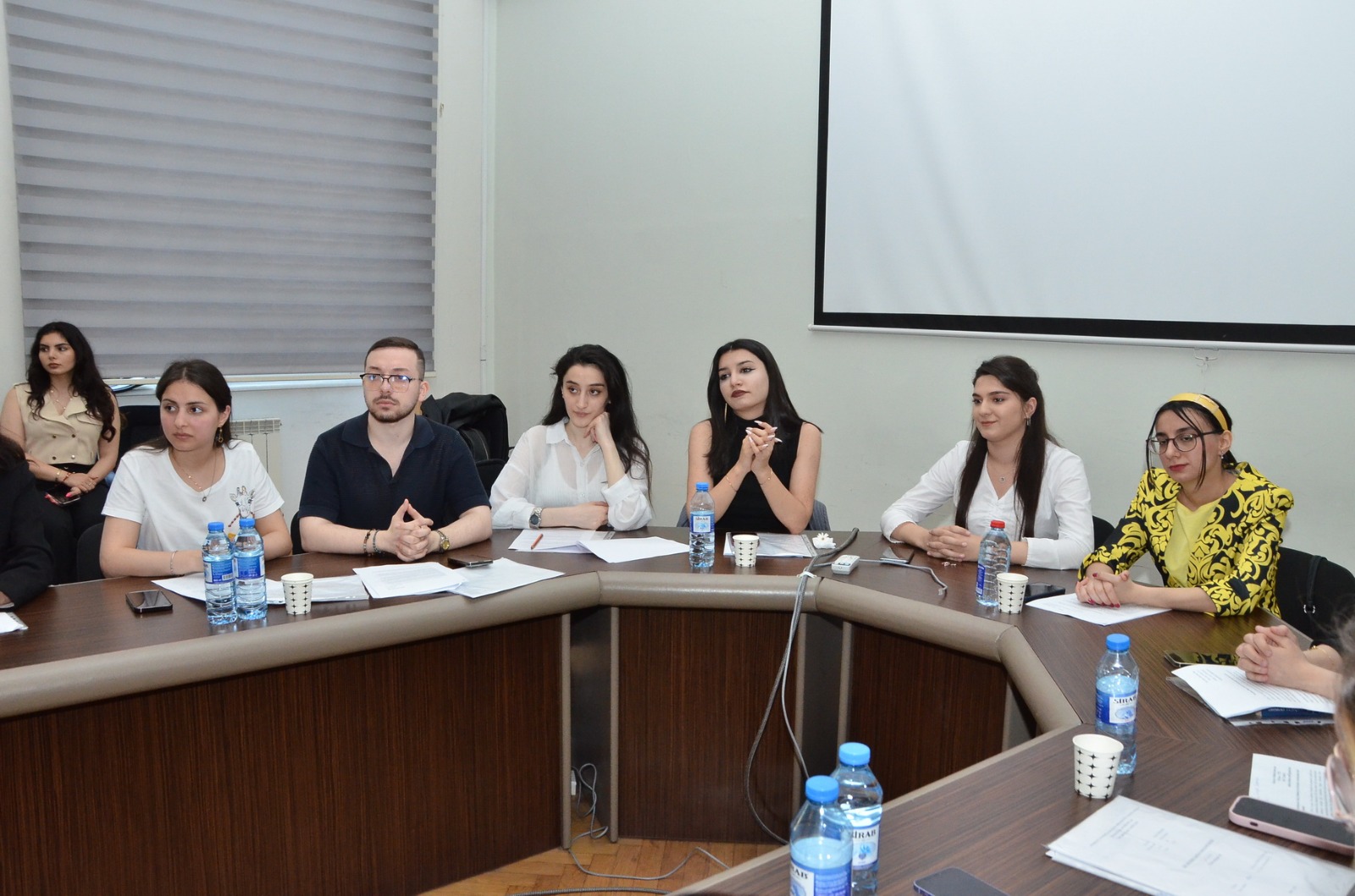 DİA-da magistrant və tələbələrin elmi işlərinə həsr olunmuş konfrans