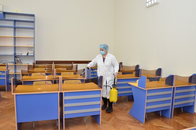 Azərbaycan Respublikasının Prezidenti yanında Dövlət İdarəçilik Akademiyasının inzibati binasında dezinfeksiya işləri aparılıb