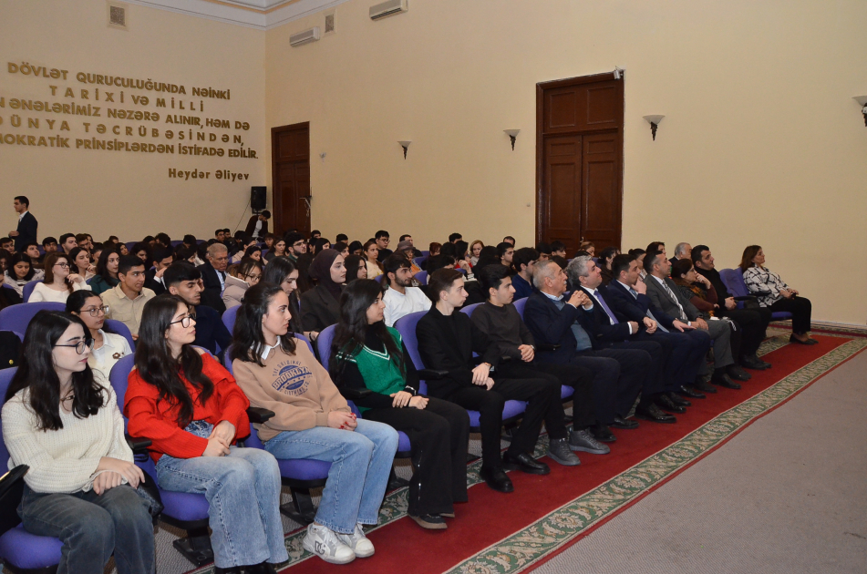 Fətəli xan Xoyskinin anadan olmasının 150 illiyinə həsr olunmuş elmi konfrans keçirilib