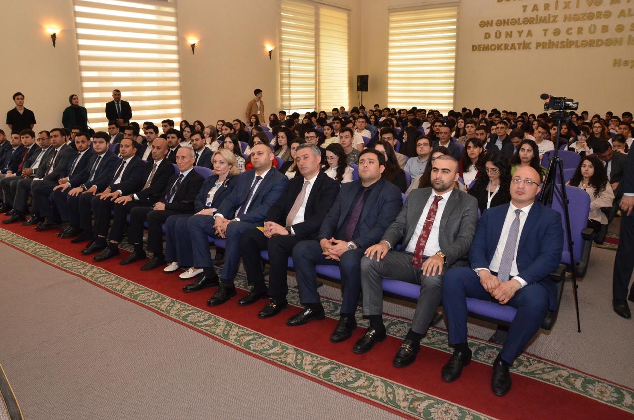 KOBİA İdarə Heyətinin sədri Orxan Məmmədov DİA - da  tələbələr ilə görüşmüşdür