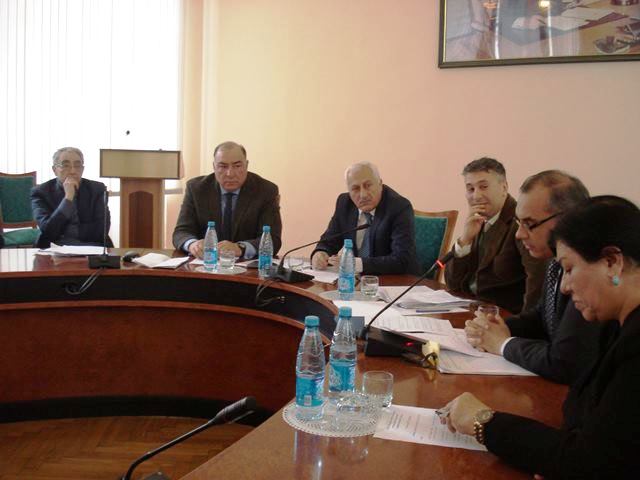 “Qlobal iqtisadi böhran şəraitində Azərbaycanın davamlı inkişafının təmin edilməsi” mövzusunda Respublika Elmi-praktik konfrans keçirilmişdir