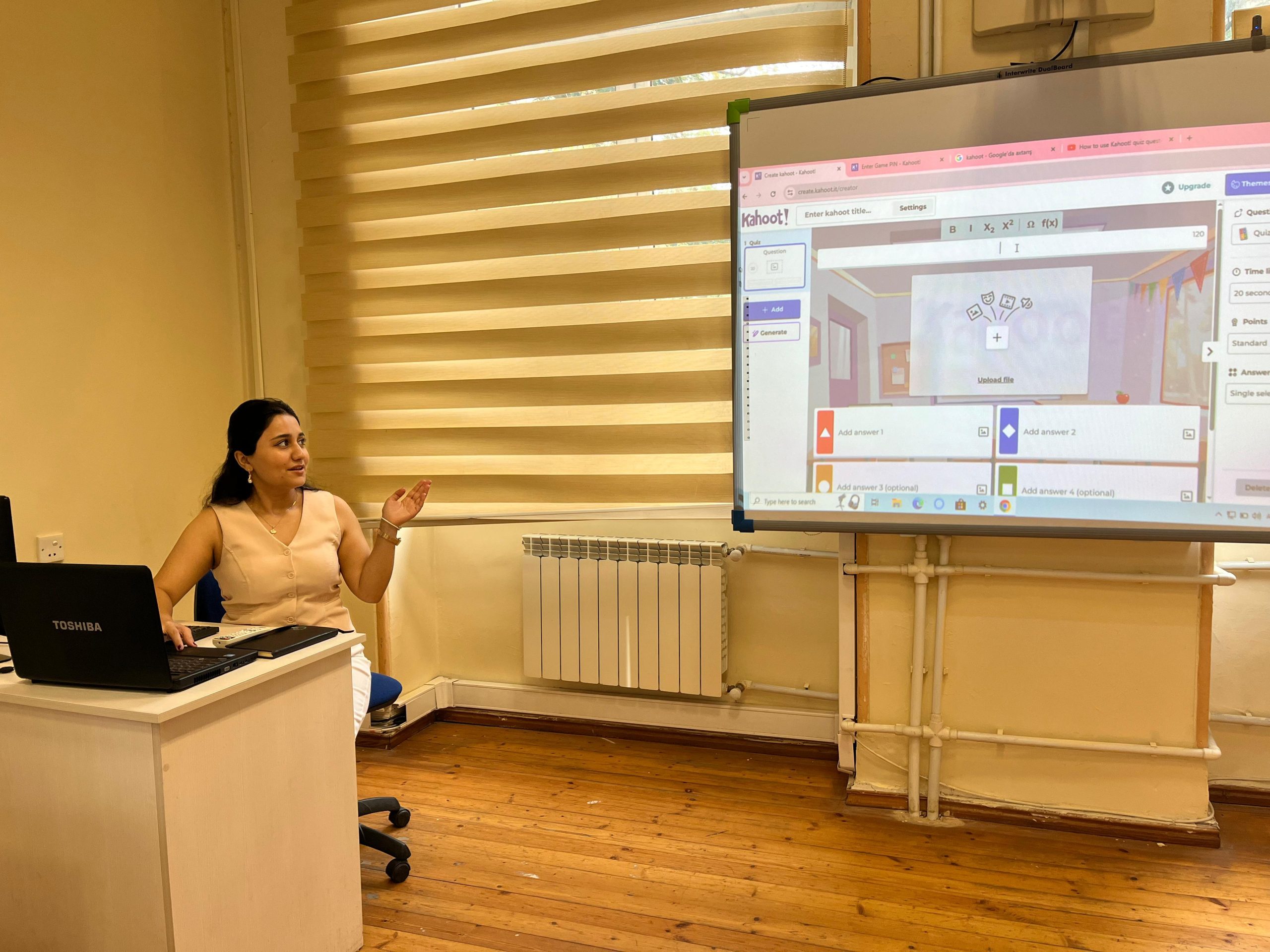 Dillər kafedrasında interaktiv tədris metodlarının inkişafına dair təlim baş tutdu.