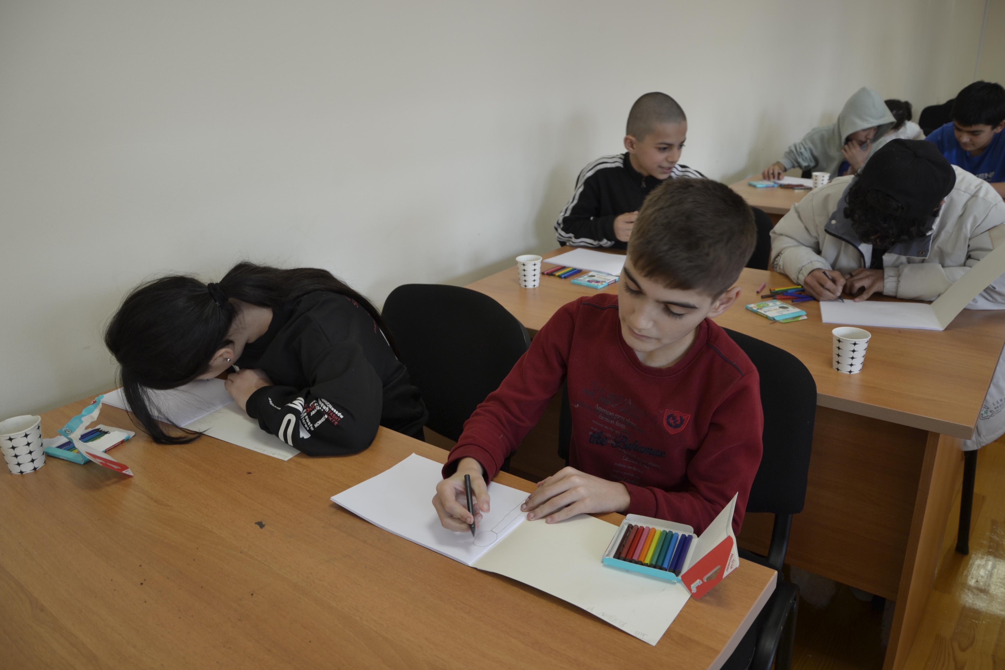 Müəllim və tələbələrimiz internat məktəbində şagirdlərlə görüşmüşlər