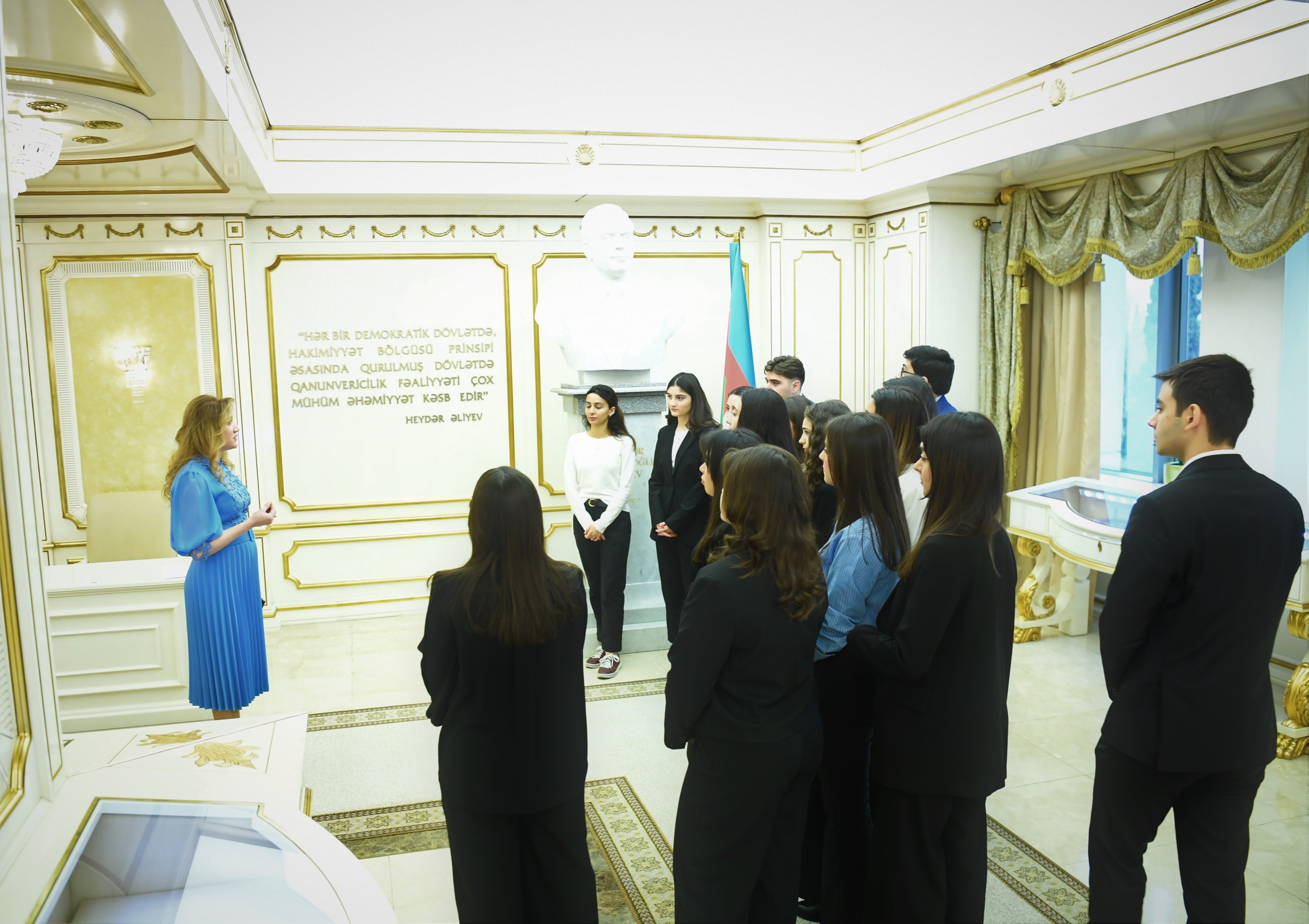 Ulu Öndər Heydər Əliyevin yubiley tədbirləri çərçivəsində Dövlət İdarəçilik Akademiyasının tələbələri Milli Məclisdə olublar