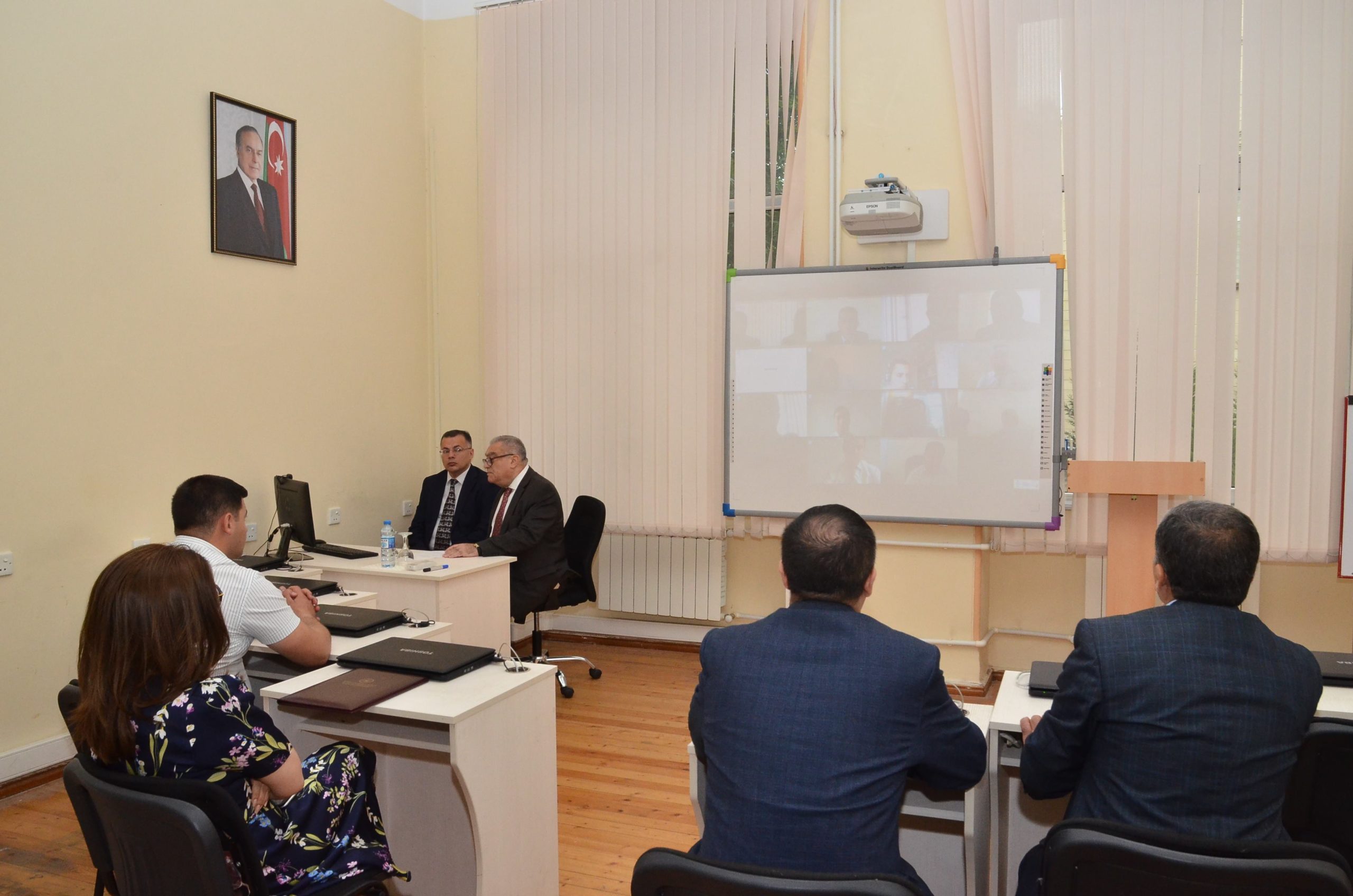 “Elektron hökümətin inkişafı və rəqəmsal hökümətə keçid ilə bağlı tədbirlər” mövzusunda distant təlim keçirilib