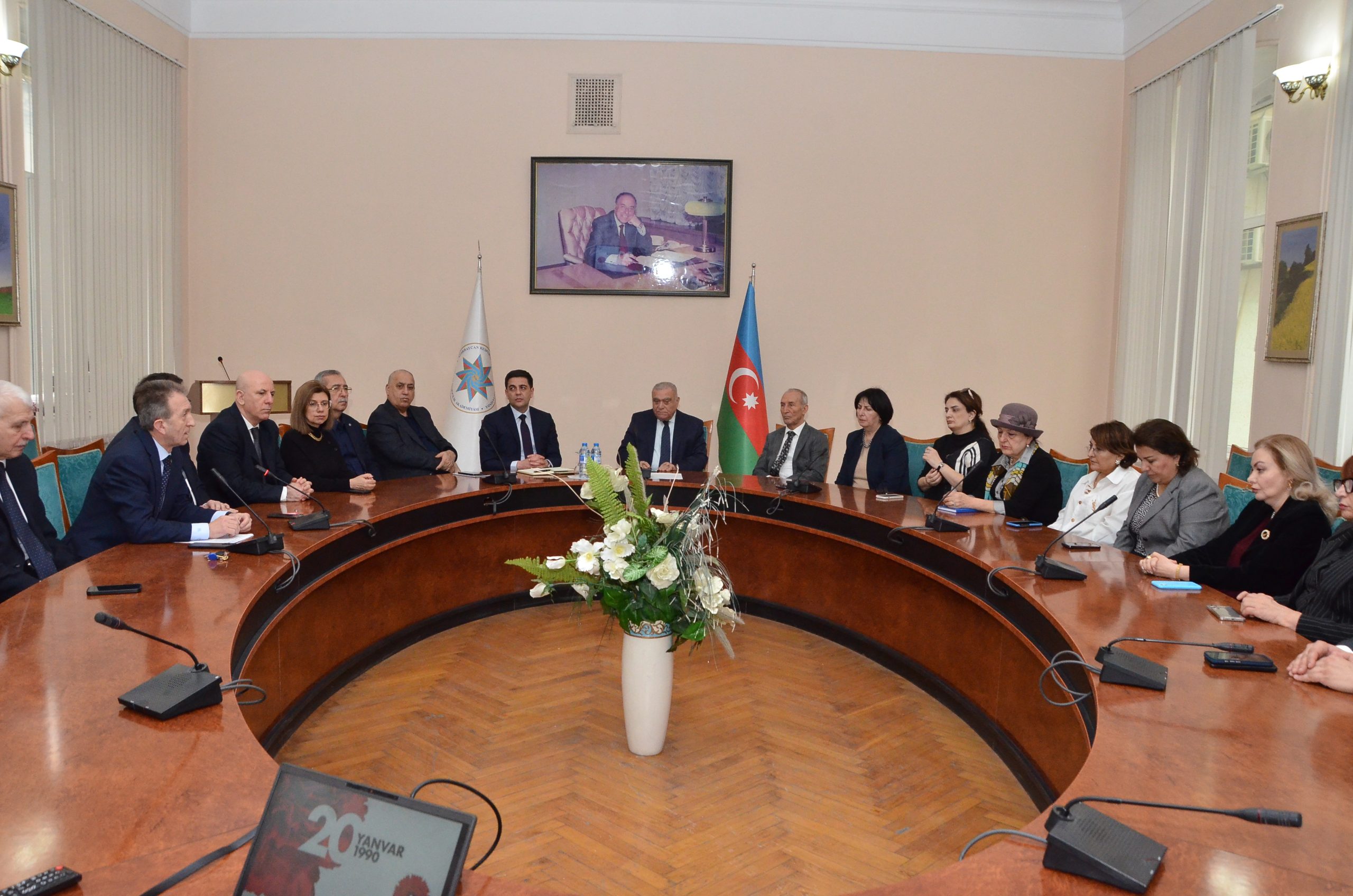 Dövlət İdarəçilik Akademiyasında 20 Yanvar faciəsi qurbanlarının xatirəsi anılıb