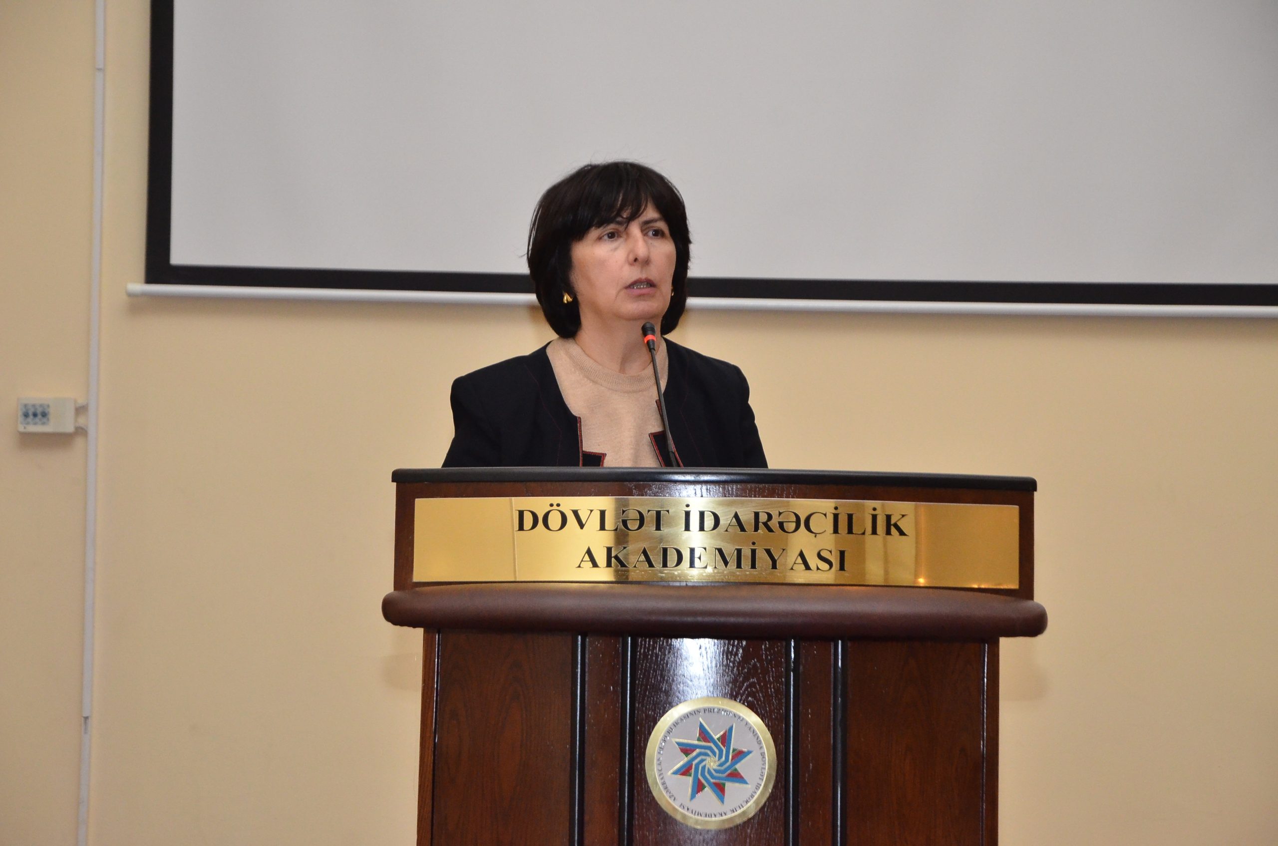 "Beynəlxalq münasibətlər tarixi" adlı 5 cildlik dərslik kitabının təqdimatı baş tutmuşdur.