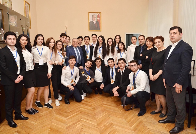 DÖVLƏT İDARƏÇİLİK AKADEMİYASININ KOMANDASI ENACTUS-2018 MİLLİ YARIŞININ QALİBİ OLDU