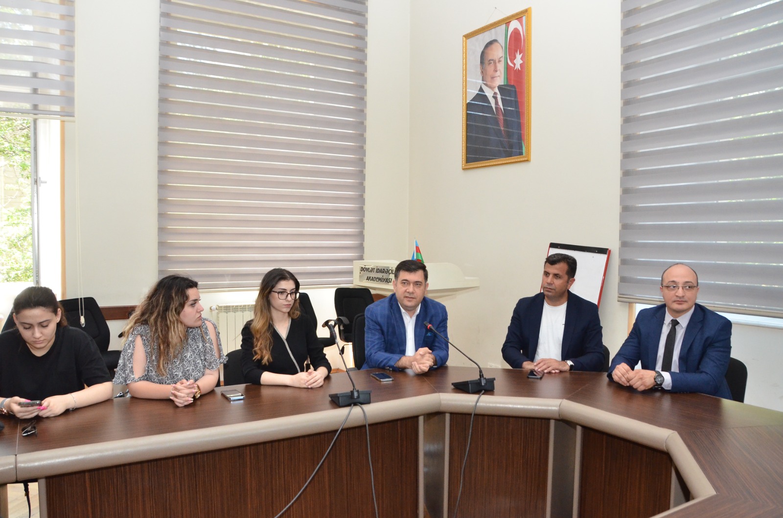 DİA-nın “Brend tələbə”ləri mükafatlandırıldı