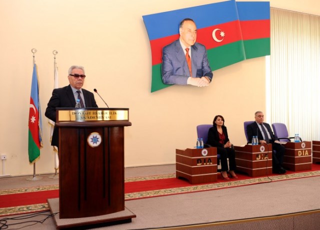 Aprelin 27-də Azərbaycan Respublikasının Prezidenti yanında Dövlət İdarəçilik Akademiyasında (DİA) ümummilli lider Heydər Əliyevin xatirəsinə həsr olunmuş “Regionların inkişafı: innovativ iqtisadiyyatın formalaşması və perspektiv imkanlar” mövzusunda respublika elmi-praktik konfrans keçirilib