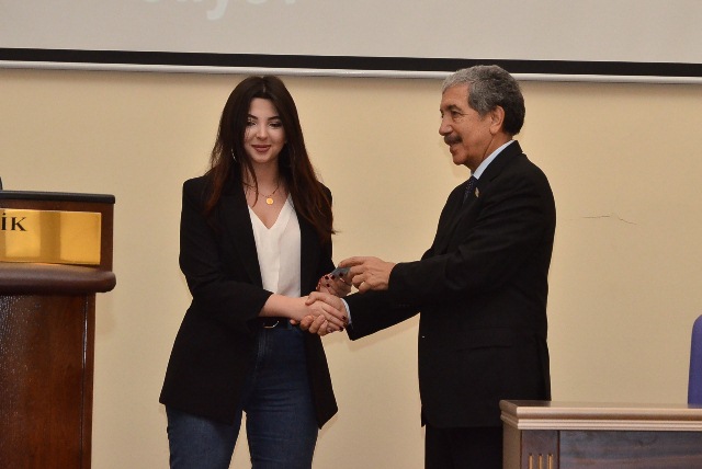 Dövlət İdarəçilik Akademiyasında ümummilli lider Heydər Əliyevin xatirəsi anılıb