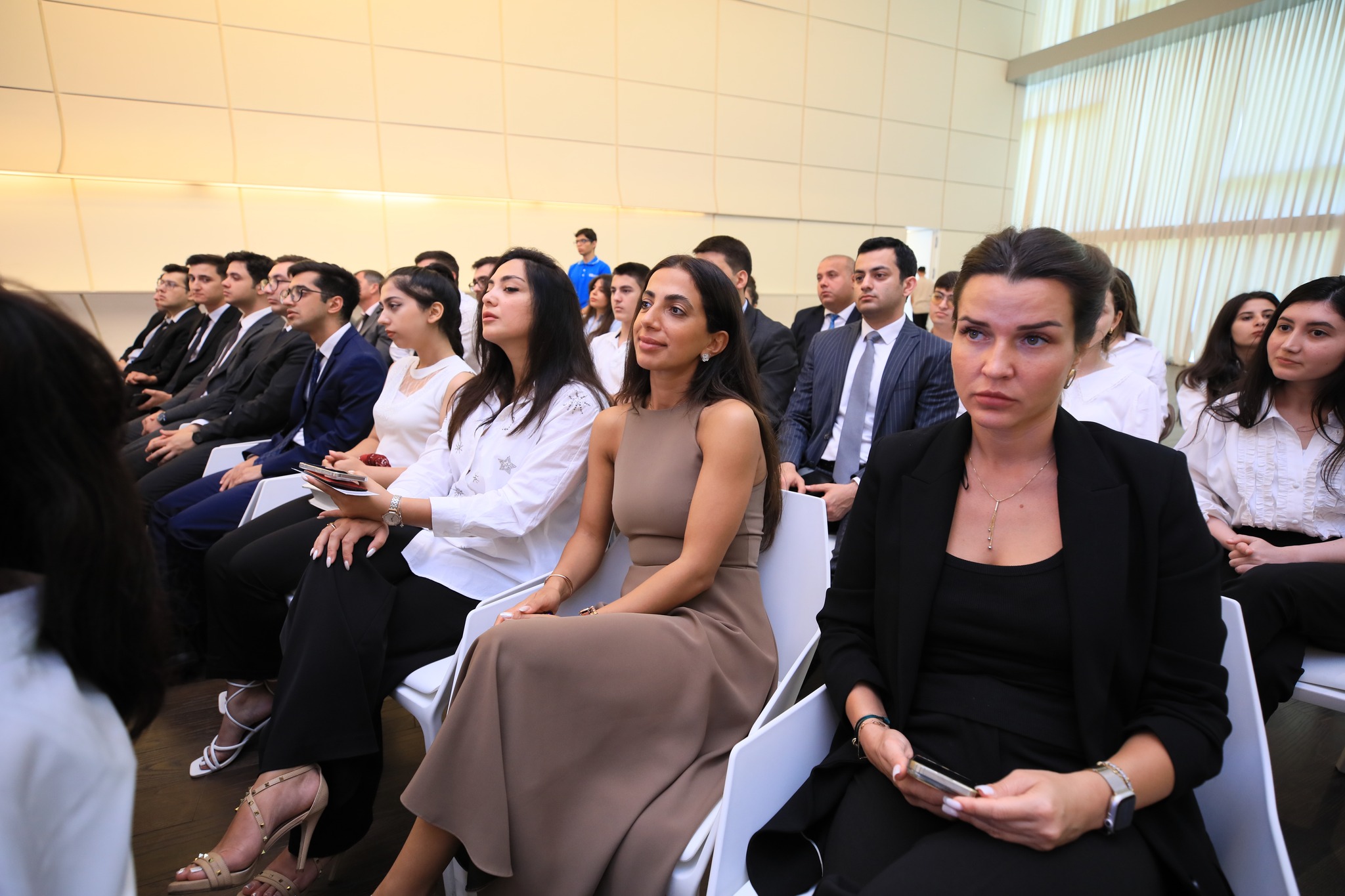 “Prezident İlham Əliyevin innovativ dövlət idarəçiliyi texnologiyaları: COP29-a aparan yol” mövzusunda təqdimat keçirilib