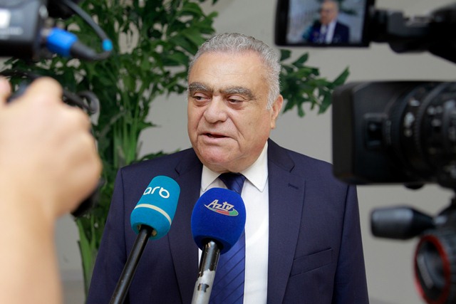 Müasir dövlət idarəçiliyinin təşkilati əsaslari: 15 il innovativ inkişaf yollarinda