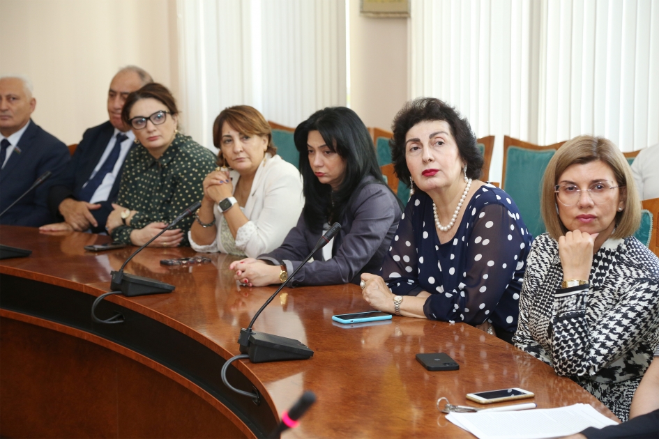 DİA-da Rusiya Prezidenti yanında Akademiyanın nümayəndə heyəti ilə görüş keçirilib