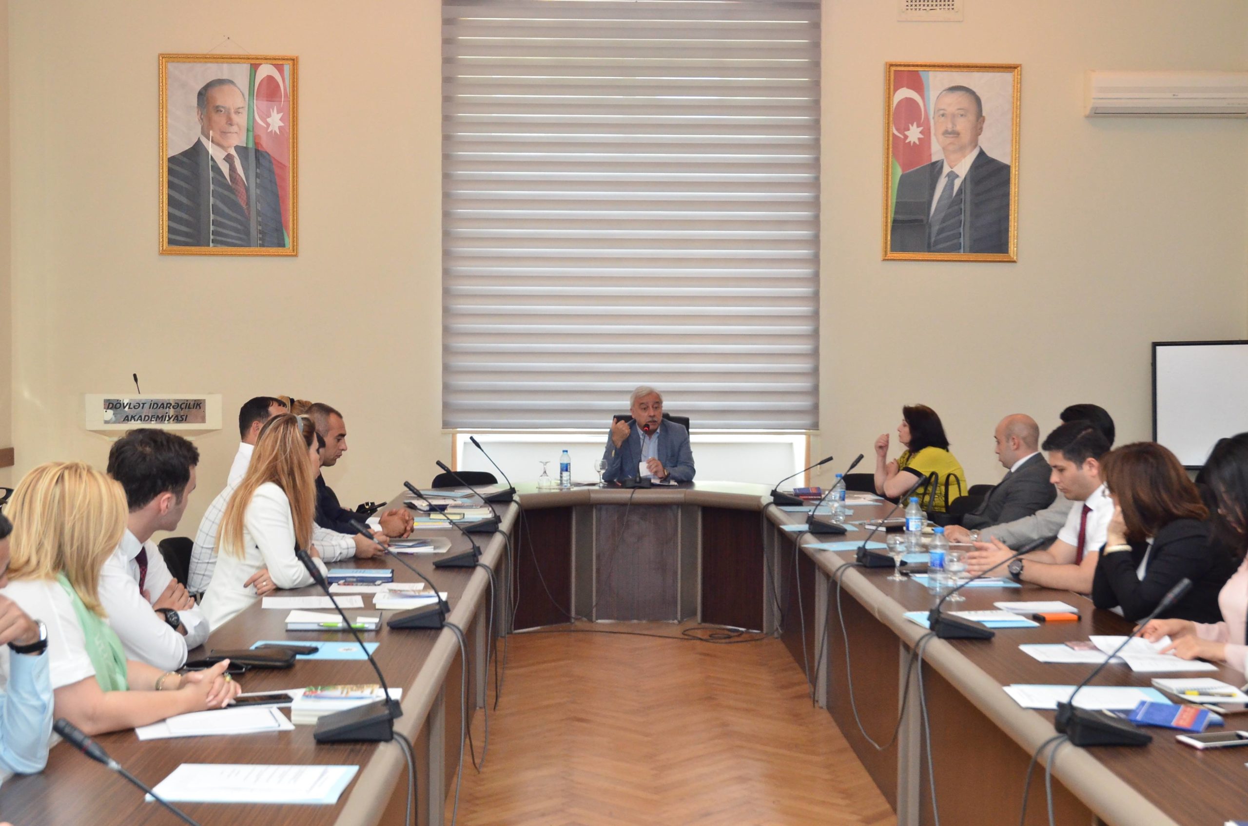 Dövlət İdarəçilik Akademiyasında “Multikulturalizm-Azərbaycan Respublikasının dövlət siyasəti kimi” istiqaməti üzrə qısamüddətli ixtisasartırma kursu keçirilib