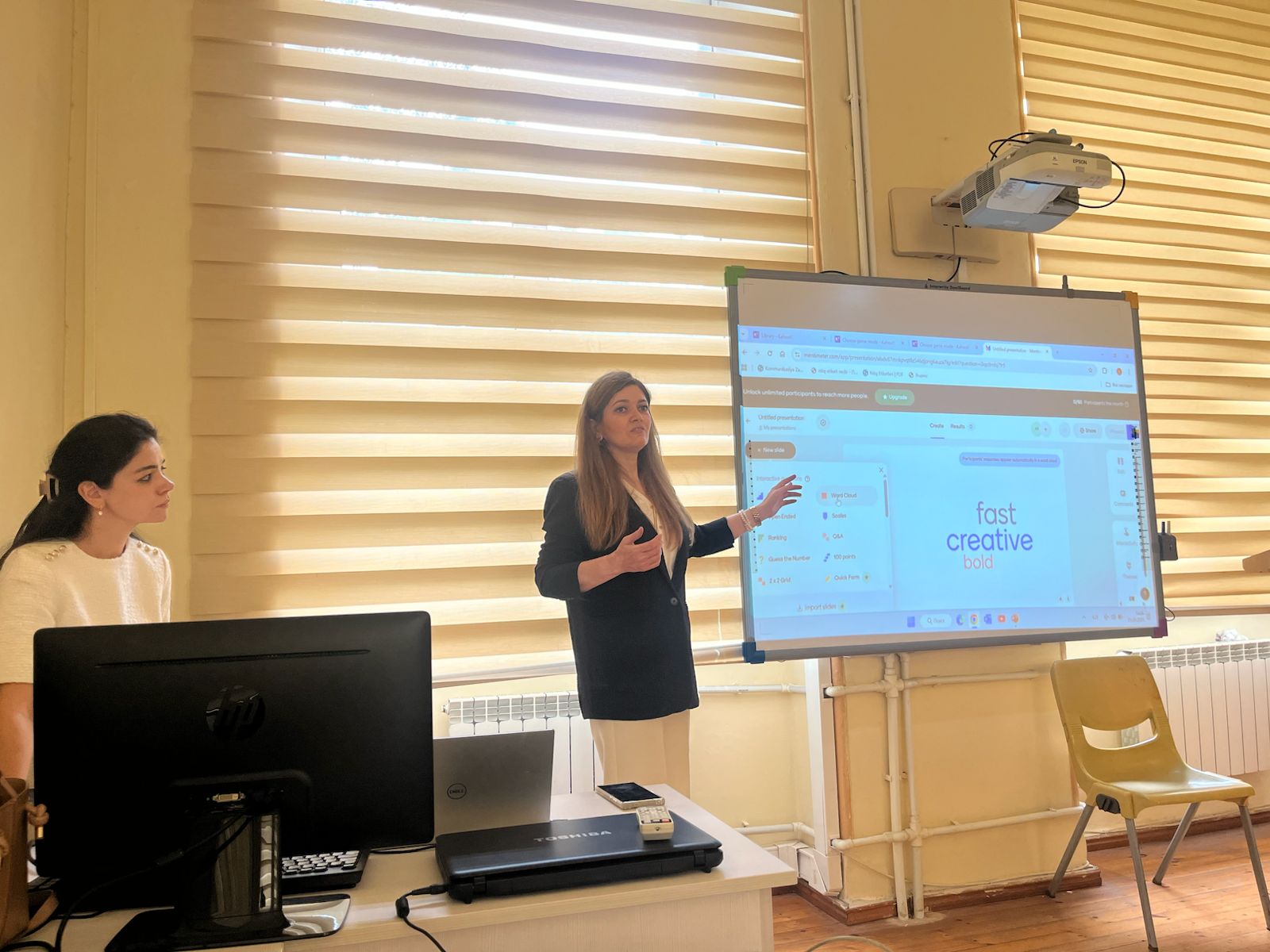 Dillər kafedrasında interaktiv tədris metodlarının inkişafına dair təlim baş tutdu.